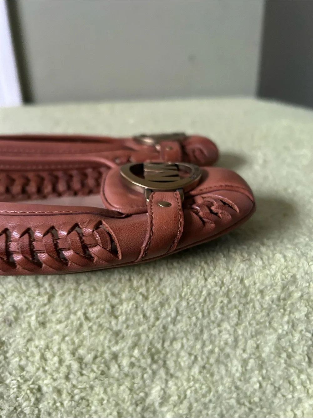 NWOB Michael Kors Tan Leather MK Logo Ballet Flats Sz 7.5